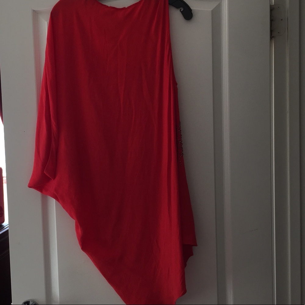 Red top - Picture 5 of 5